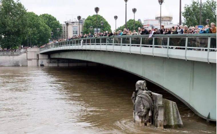 巴黎又被塞纳河淹啦!欧洲菌已经摩拳擦掌迫不及待啦

