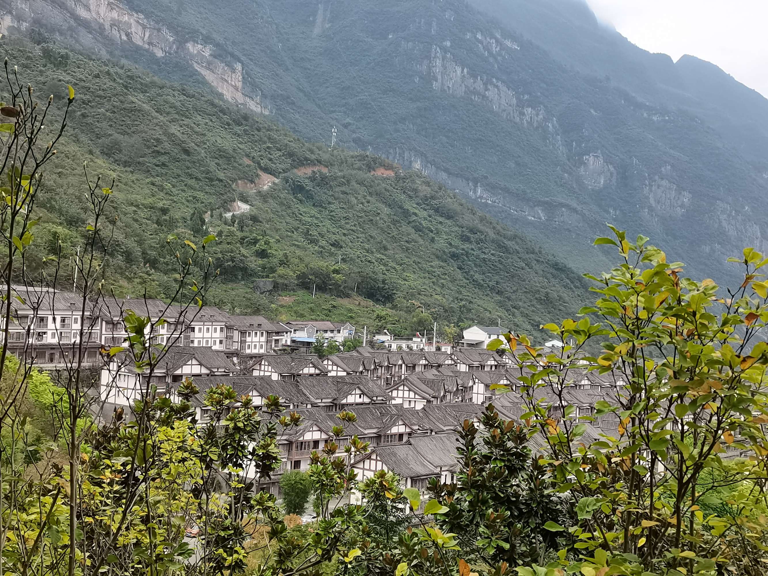 重庆是一座山城，那么到重庆旅游都有哪些好玩的旅游景点？