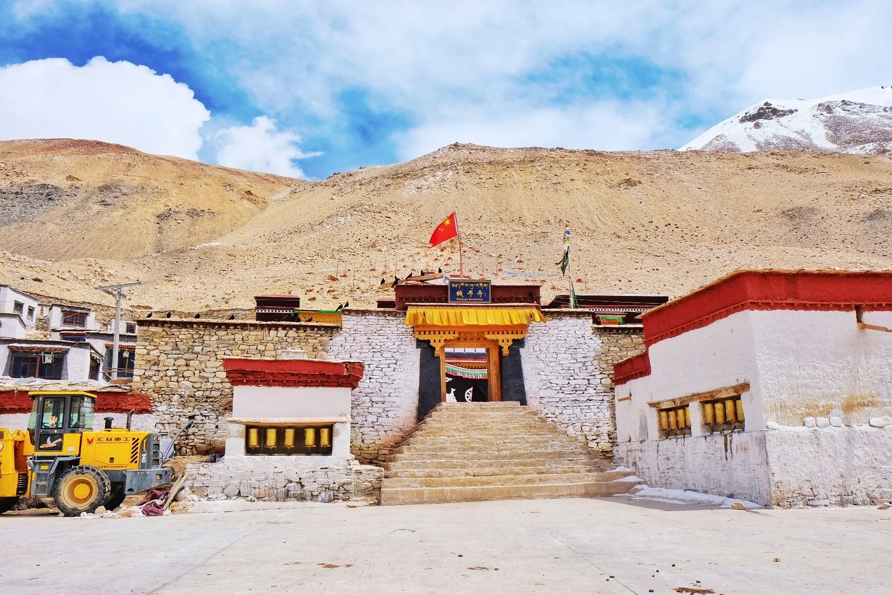 珠穆朗玛峰旅游攻略之高山区草甸旅游景点提供最新珠穆朗玛峰的旅游路线