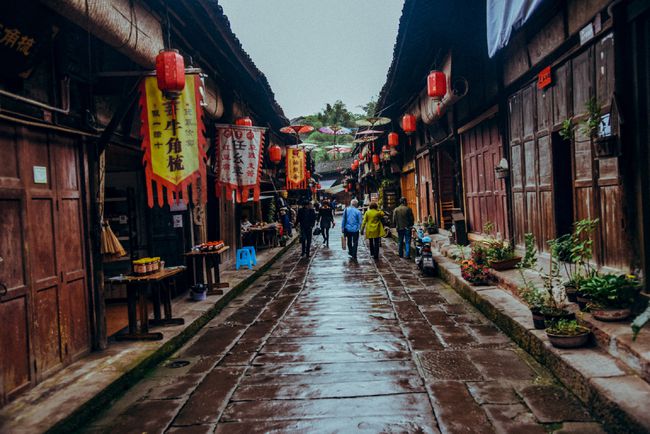 四川旅游必去十大景点推荐九寨沟九寨沟是中国十大避暑好去处