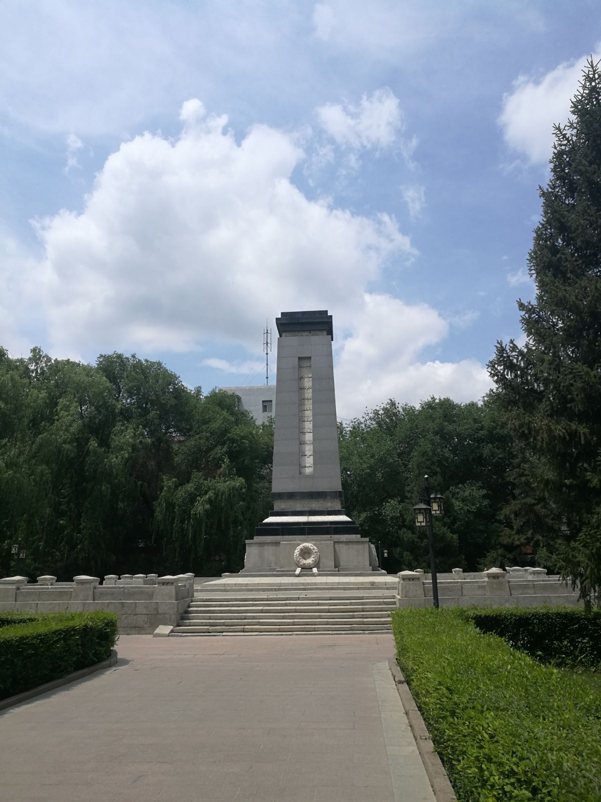 大庆城市森林公园旅游攻略之大庆英烈纪念碑旅游攻略提供