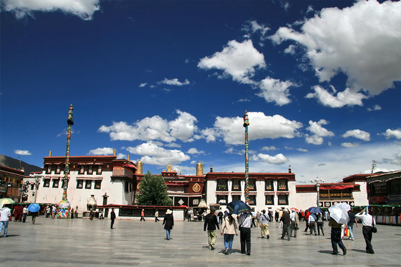 如果要来西藏旅游的话，就找导游卓玛吧