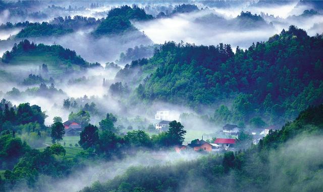 湖南屋脊壶瓶山，奇水美景秀，四季皆宜游